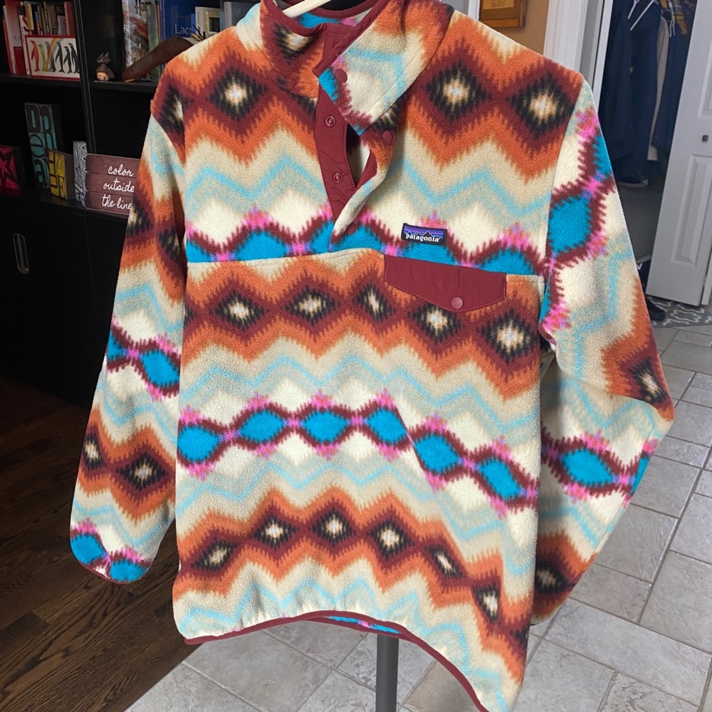 Patagonia synchilla 1/4 zip size L. Western print